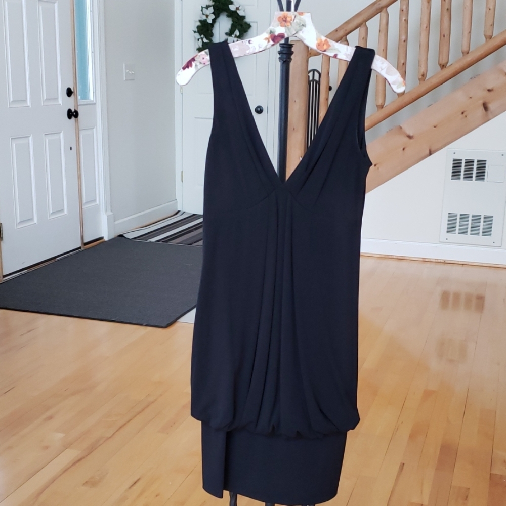 Beautiful modern London Times little black dress. Size 6.